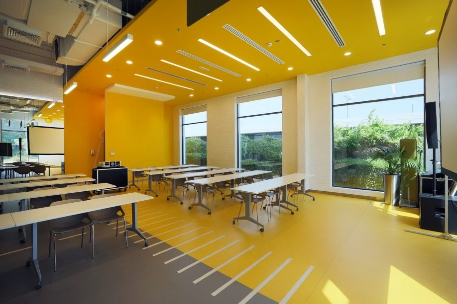 in5_tech_multi_functional_hall_768x512_6717a93ee0548