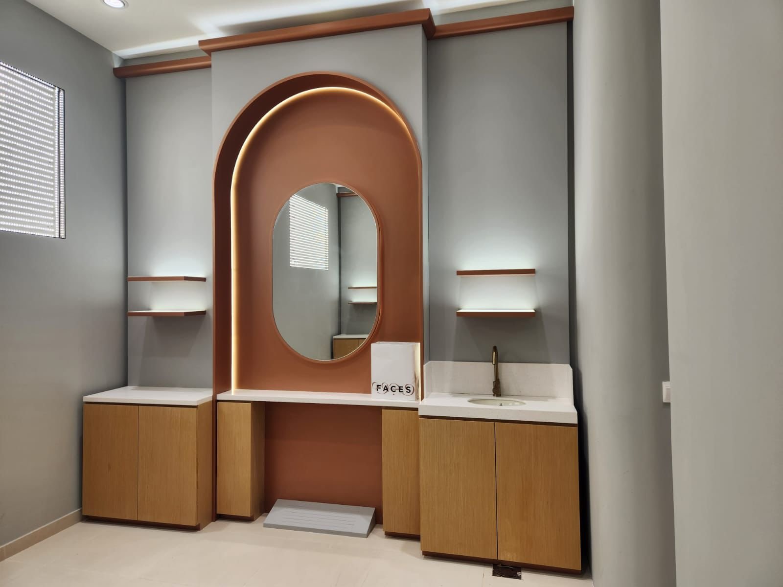 High end furniture & lighting solutions